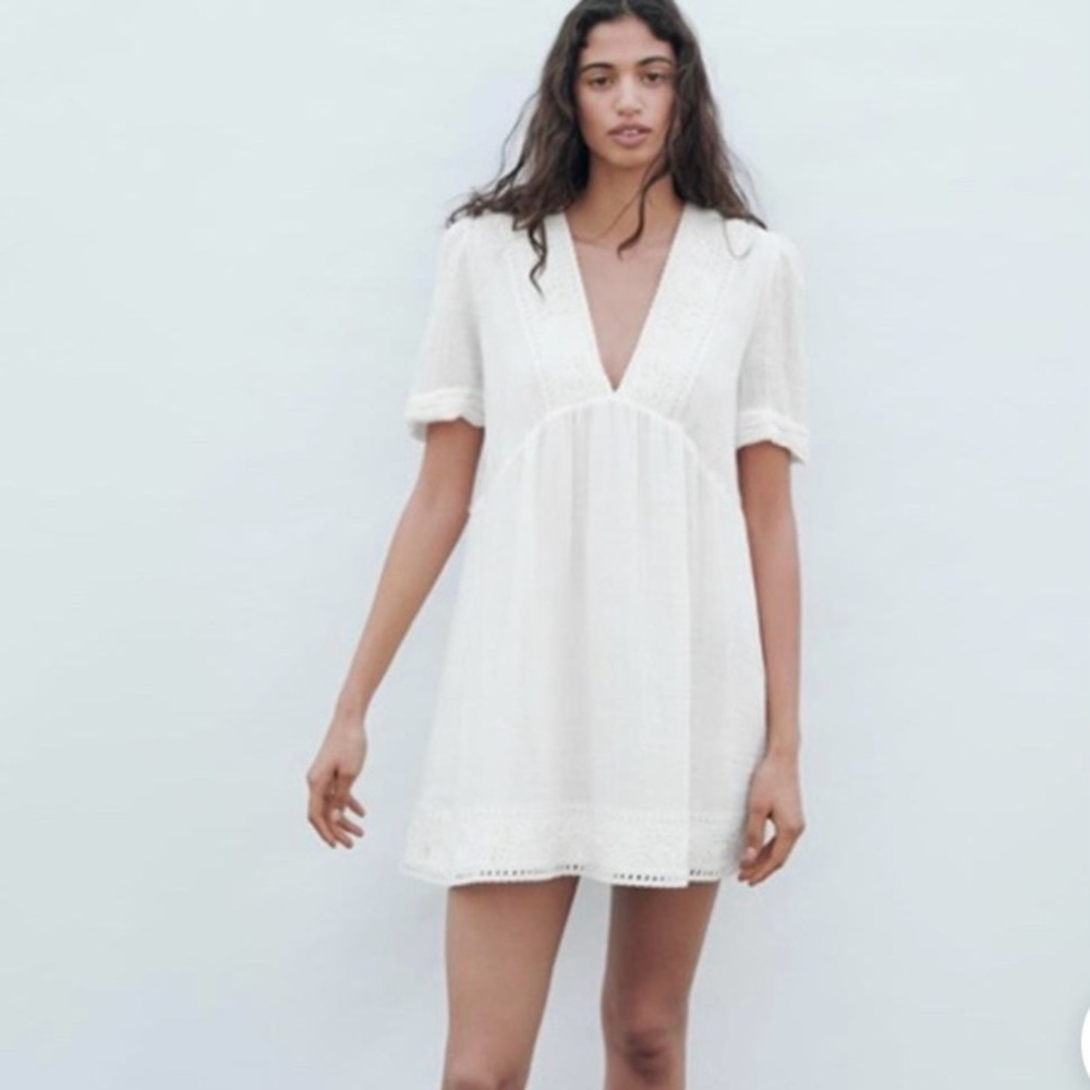 Zara Women's Cream Dress Summer- Lace Boho
Size XS Zara